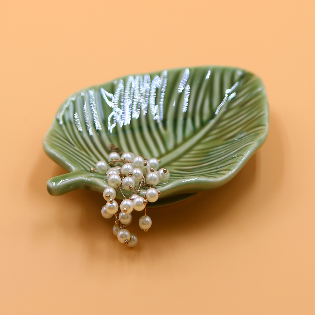 リング、イヤリング、ブレスレット、キー用の葉の形をしたジュエ - Jewelry Making Tray のレビューと価格