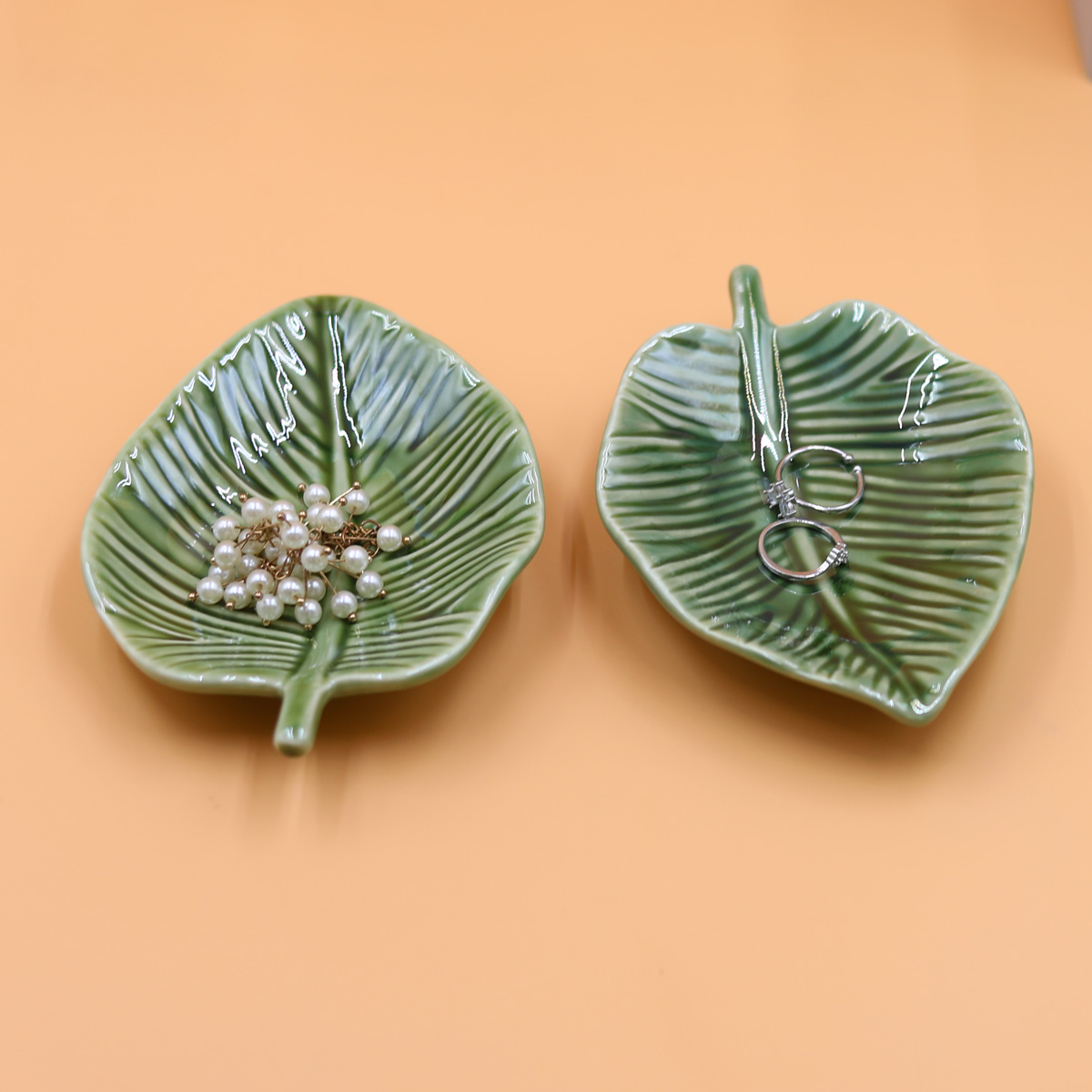 リング、イヤリング、ブレスレット、キー用の葉の形をしたジュエ - Jewelry Making Tray のレビューと価格