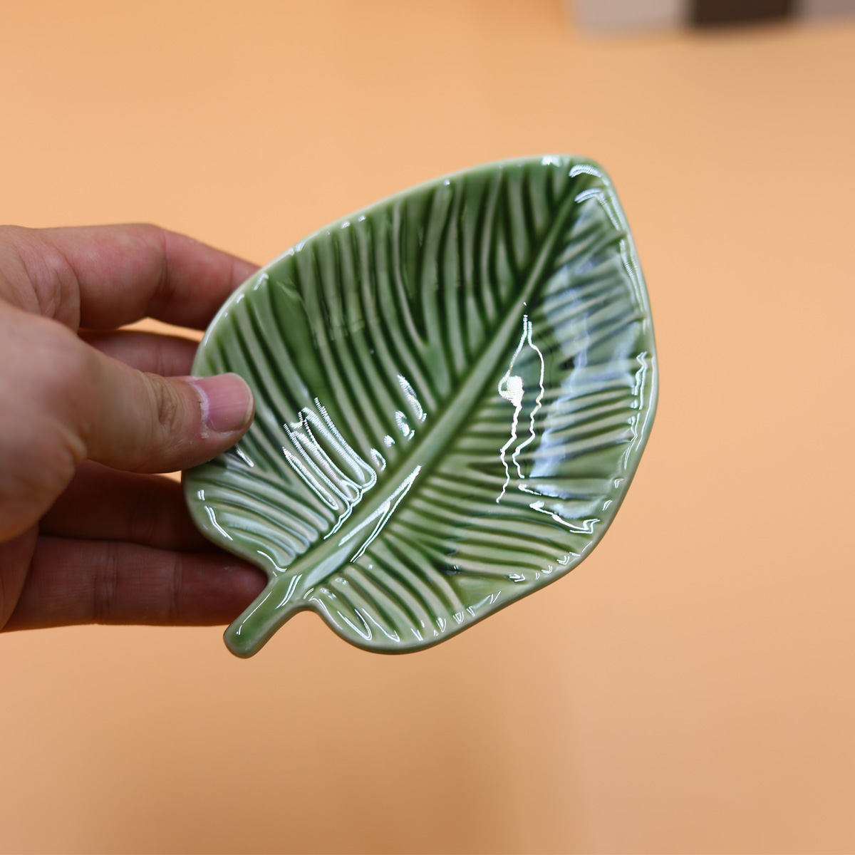 リング、イヤリング、ブレスレット、キー用の葉の形をしたジュエ - Jewelry Making Tray のレビューと価格