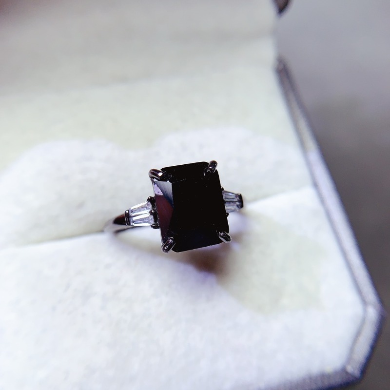 女性用の長方形の黒いスピネルリング,天然の925シルバーリン - Jewelry Making University のレビューと価格